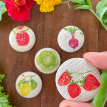 Load image into Gallery viewer, Gardener&#39;s Collection Vegetable Fabric Button Magnet Set
